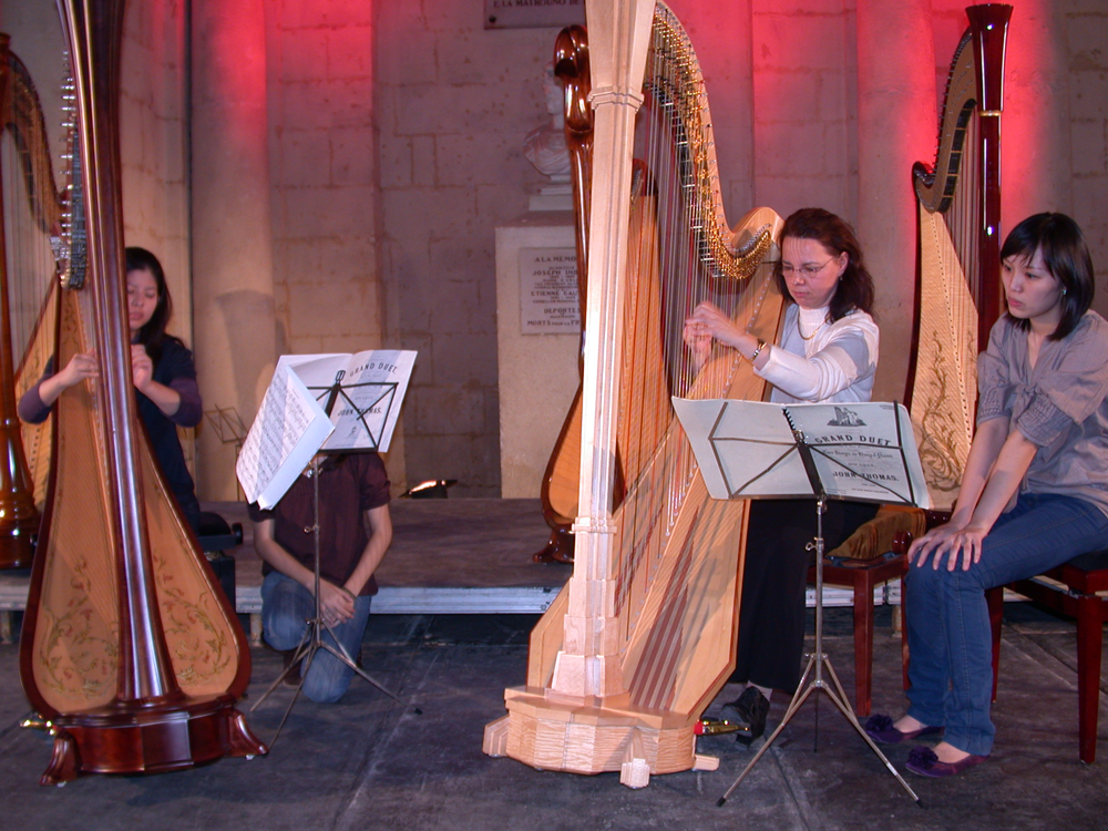 octobre 2010 Arles Journées de la Harpe avec les taïwanaises, Wan Chu Chou et Chiao Tô Chiang